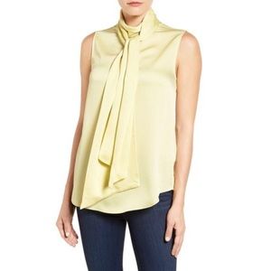 Vince Camuto✨ Charmeuse bow neck blouse 🎀